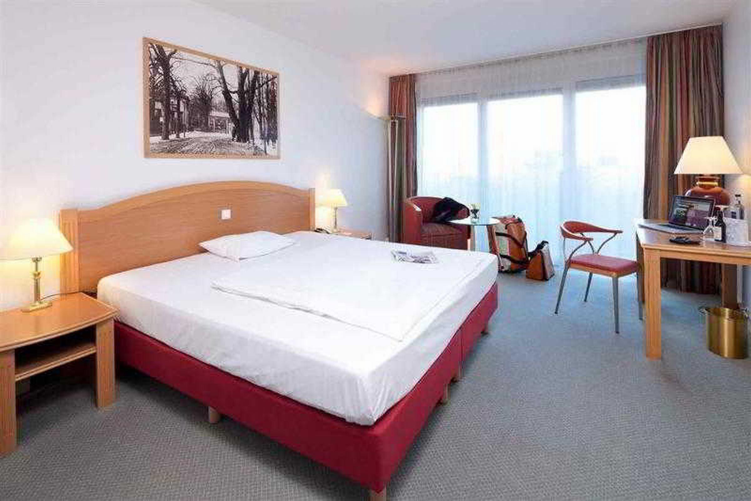 Mercure Hotel Berlin Tempelhof Экстерьер фото
