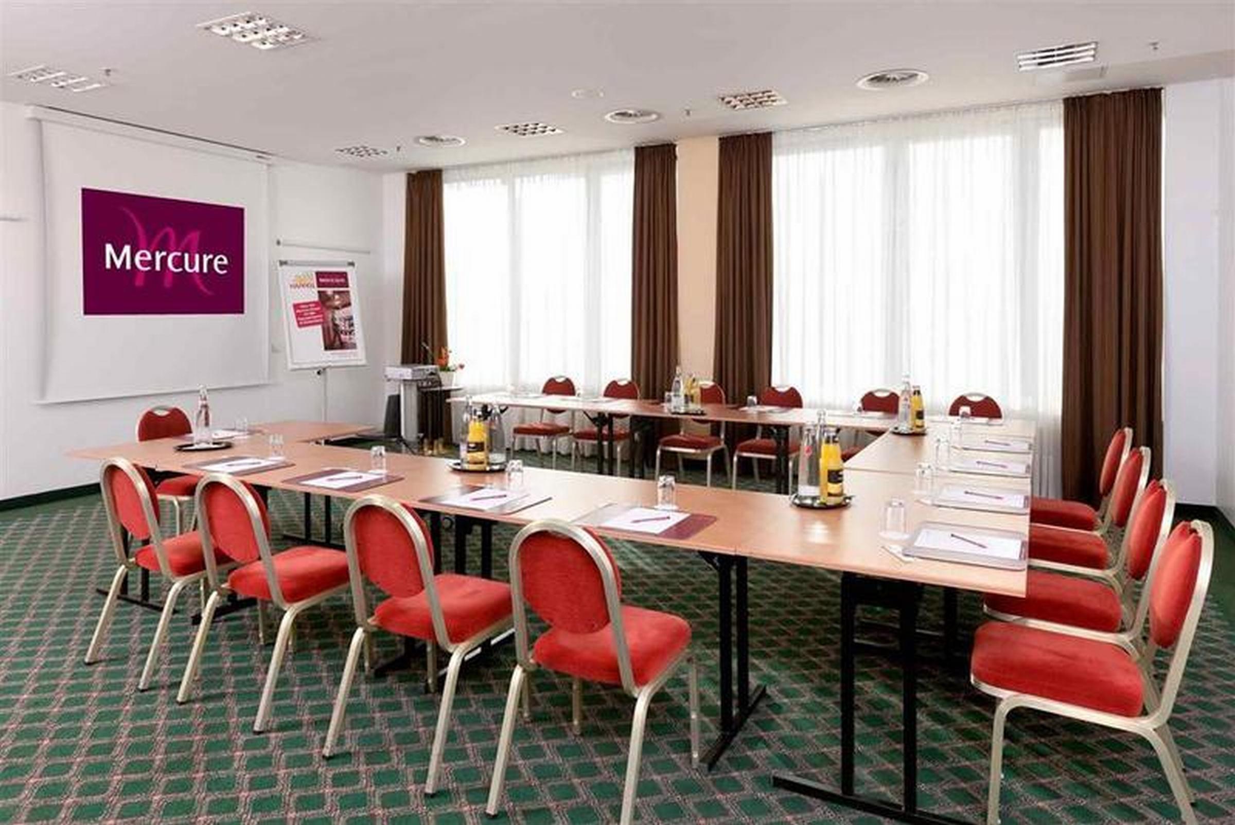 Mercure Hotel Berlin Tempelhof Экстерьер фото