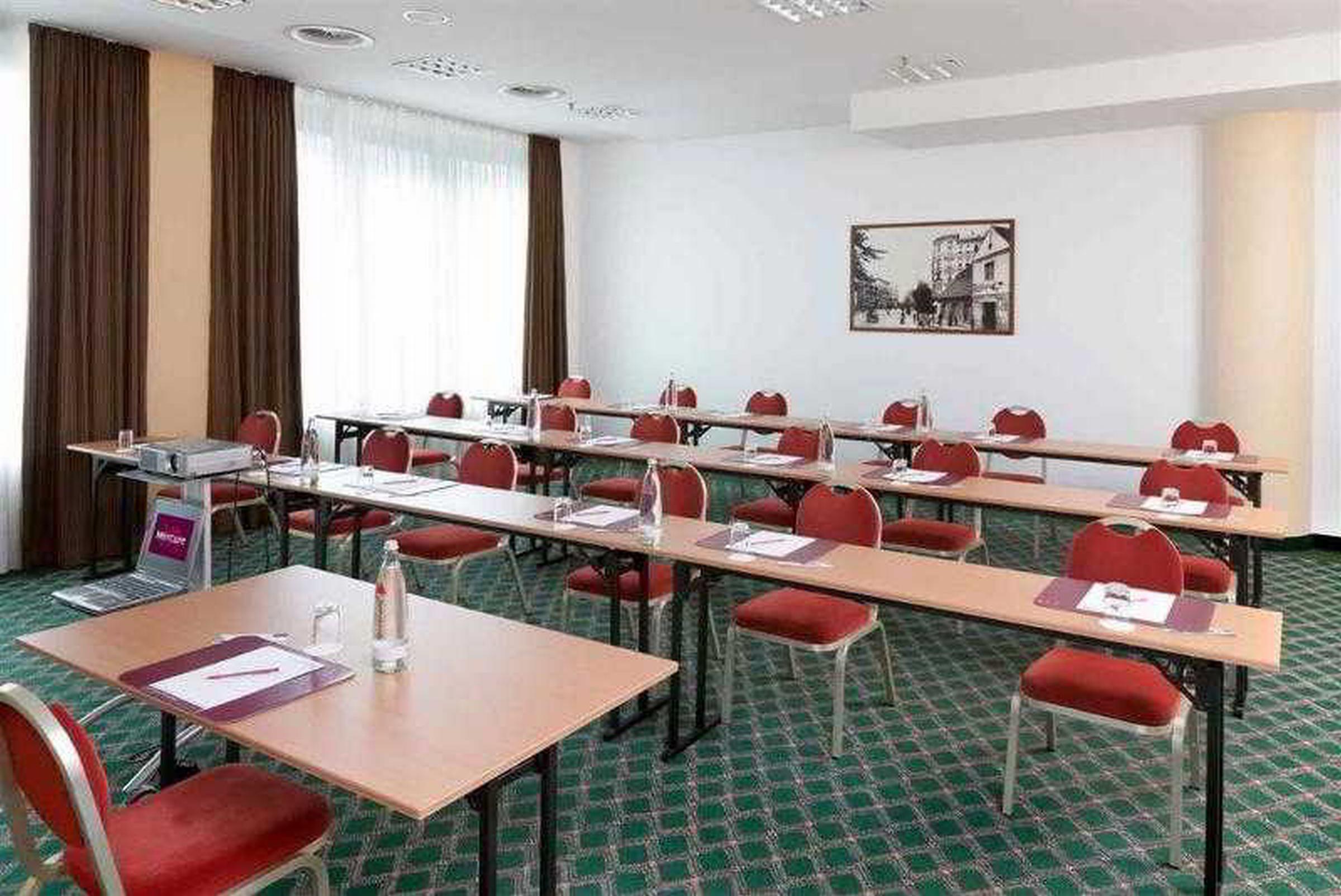 Mercure Hotel Berlin Tempelhof Удобства фото