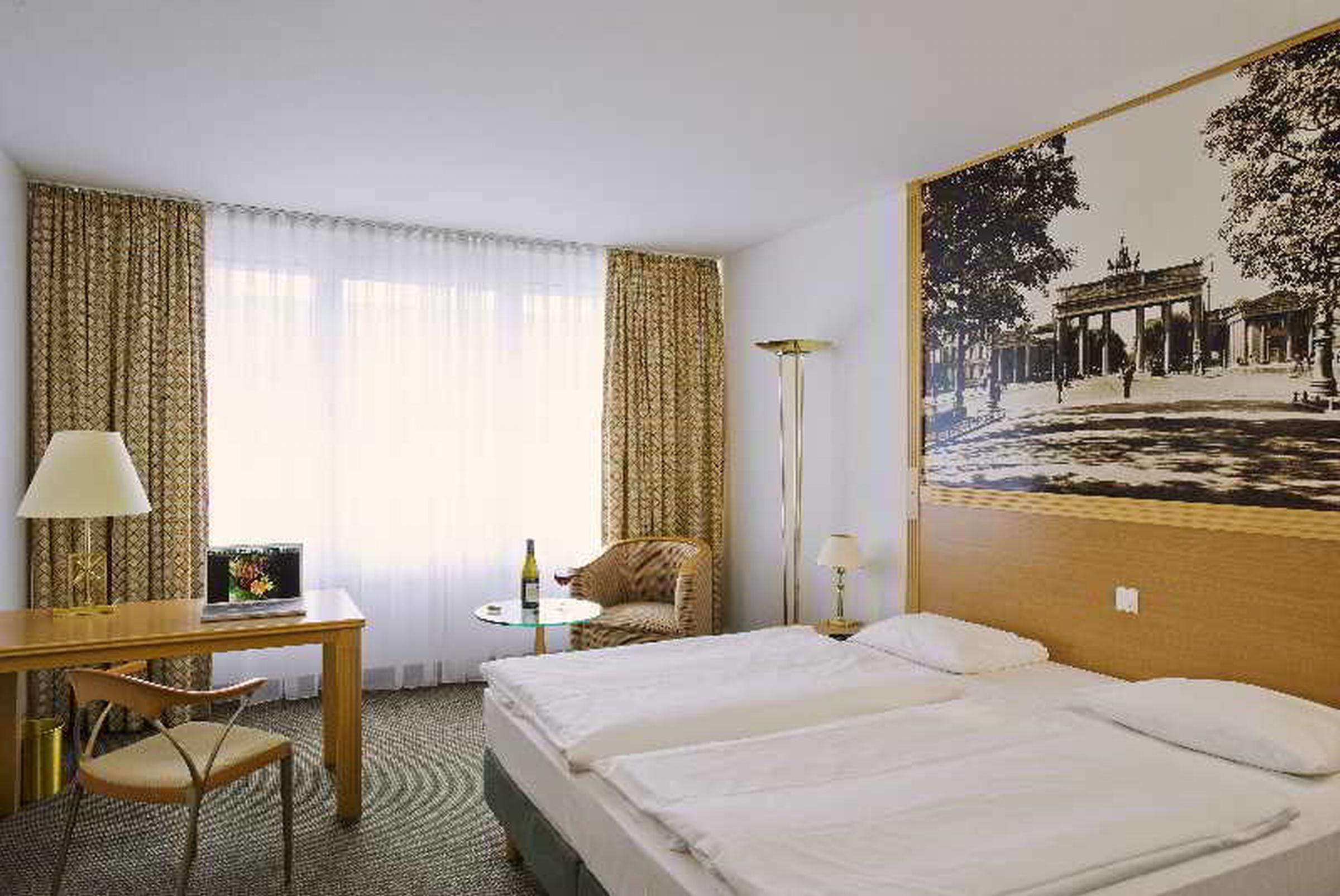 Mercure Hotel Berlin Tempelhof Экстерьер фото